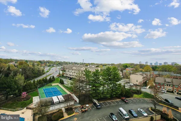 $2,500 | 3800 Powell Lane, Unit 1228, Falls Church, VA 22041