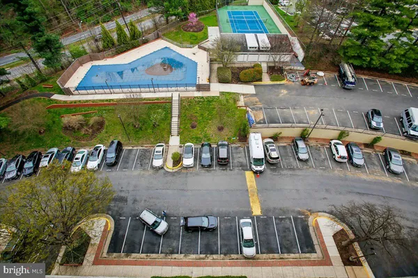 $2,500 | 3800 Powell Lane, Unit 1228, Falls Church, VA 22041