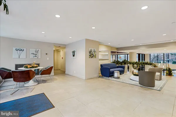 $2,500 | 3800 Powell Lane, Unit 1228, Falls Church, VA 22041