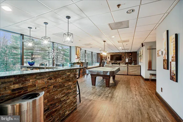 $2,500 | 3800 Powell Lane, Unit 1228, Falls Church, VA 22041