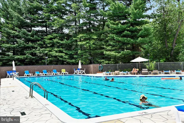 $2,500 | 3800 Powell Lane, Unit 1228, Falls Church, VA 22041