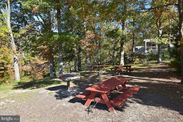 $2,500 | 3800 Powell Lane, Unit 1228, Falls Church, VA 22041