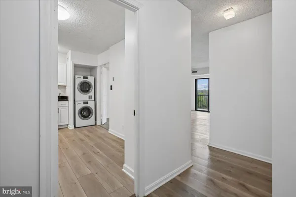 $2,500 | 3800 Powell Lane, Unit 1228, Falls Church, VA 22041