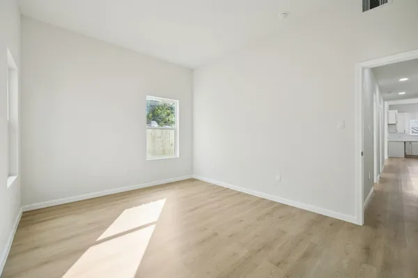 $1,650 | 422 New Hampshire Street, Houston, TX 77029