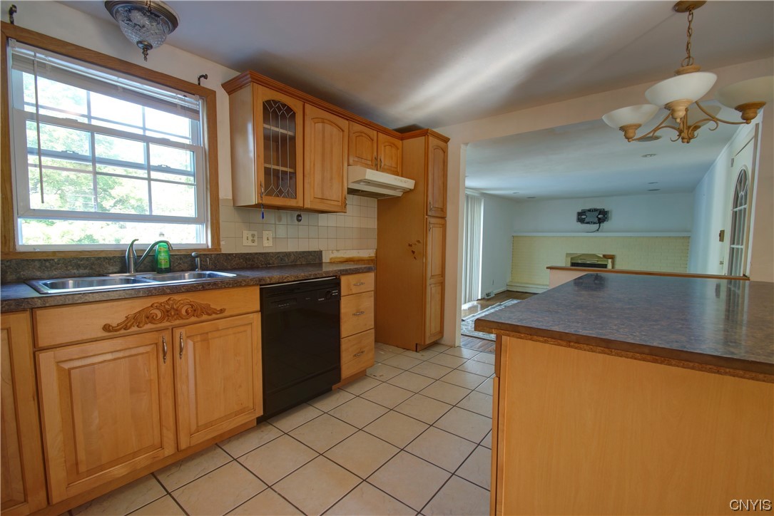 102 Pineledge Road Camillus, NY 13031 - Photo 5 of 12