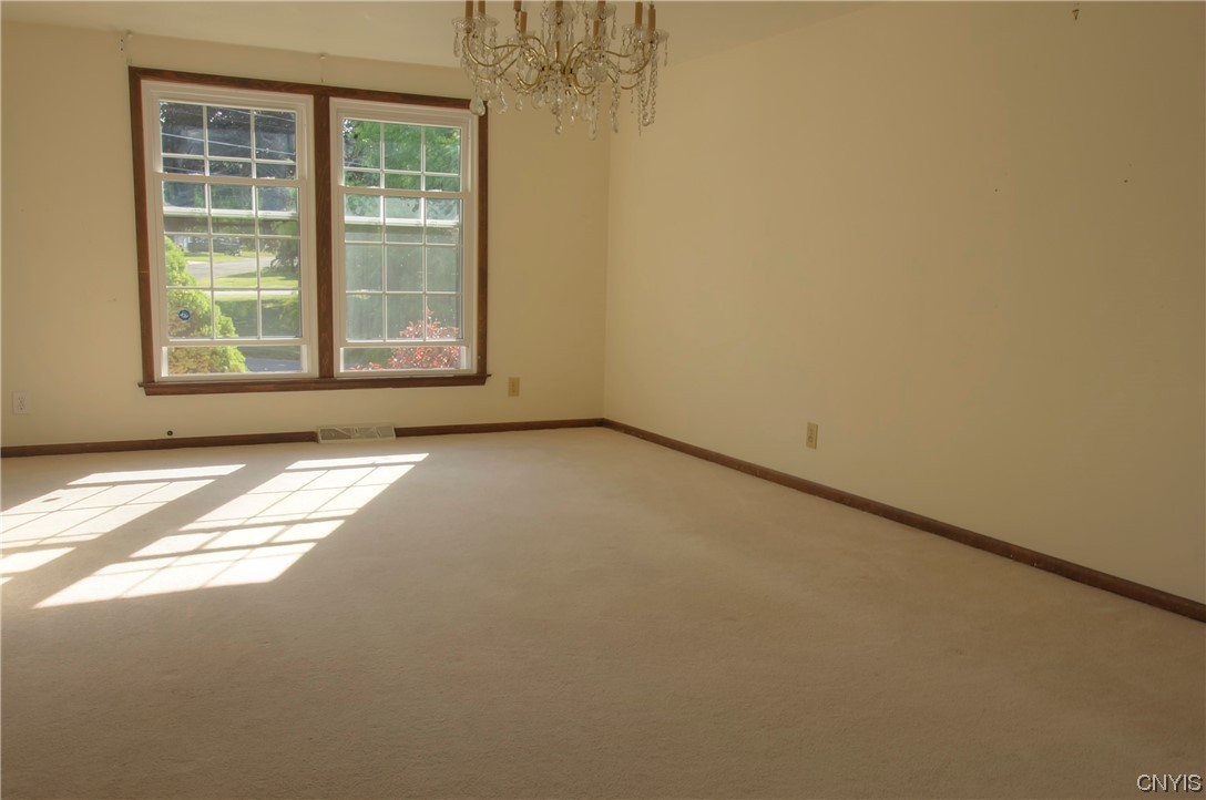 102 Pineledge Road Camillus, NY 13031 - Photo 7 of 12