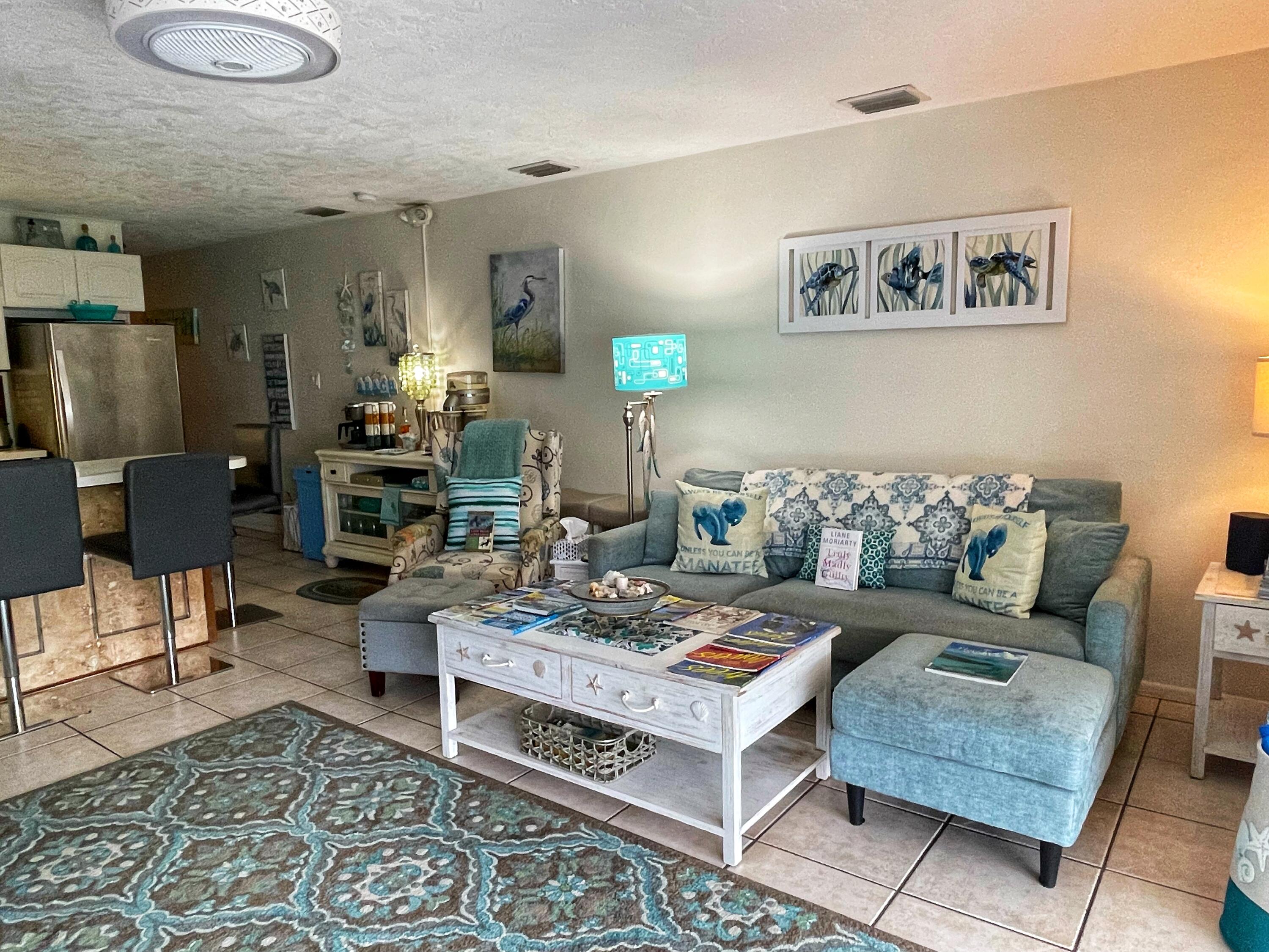 611 8th Street Key Colony Beach, FL 33051 - Photo 22 of 36 Living Room