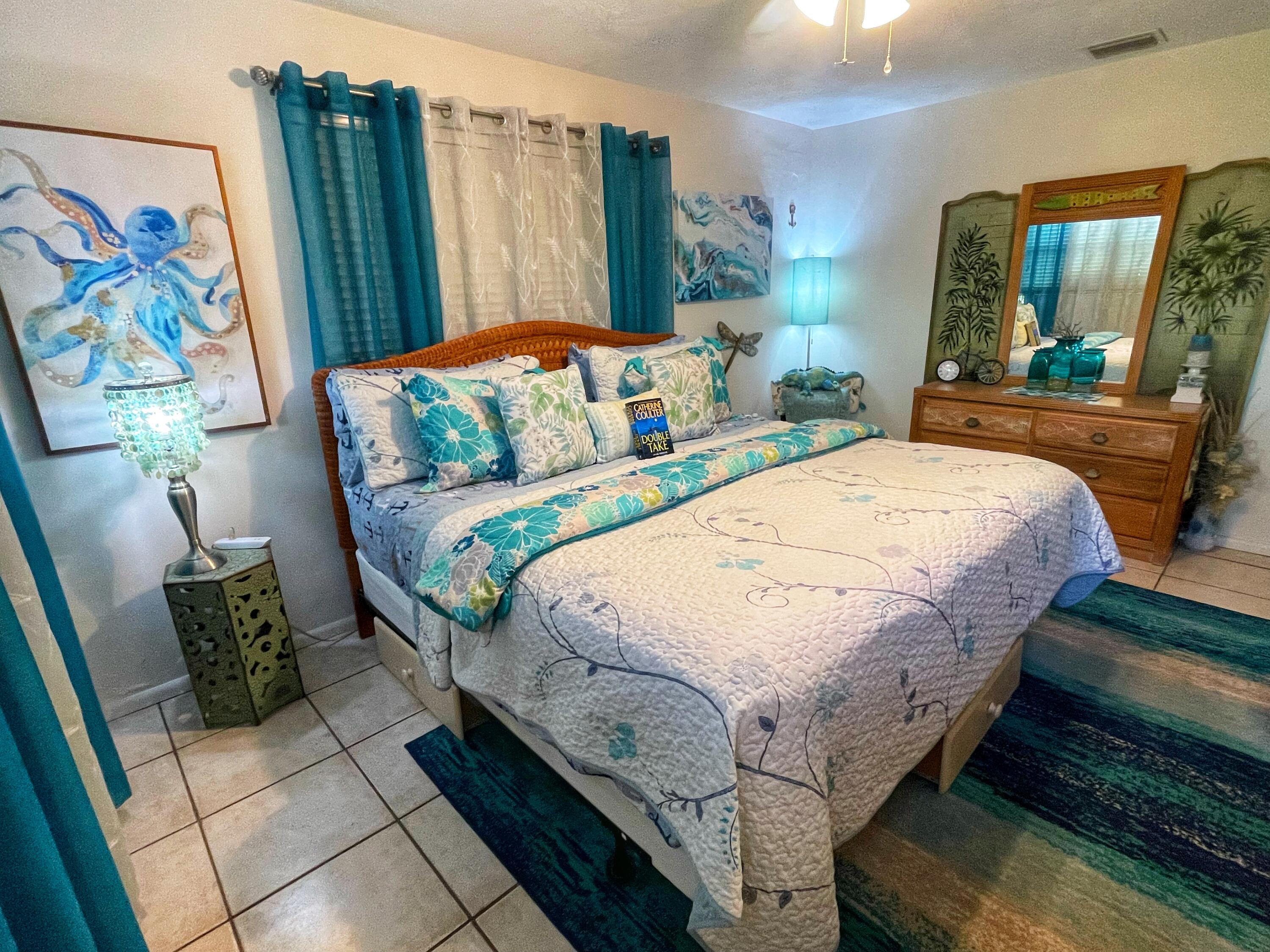 611 8th Street Key Colony Beach, FL 33051 - Photo 33 of 36 Primary Suite