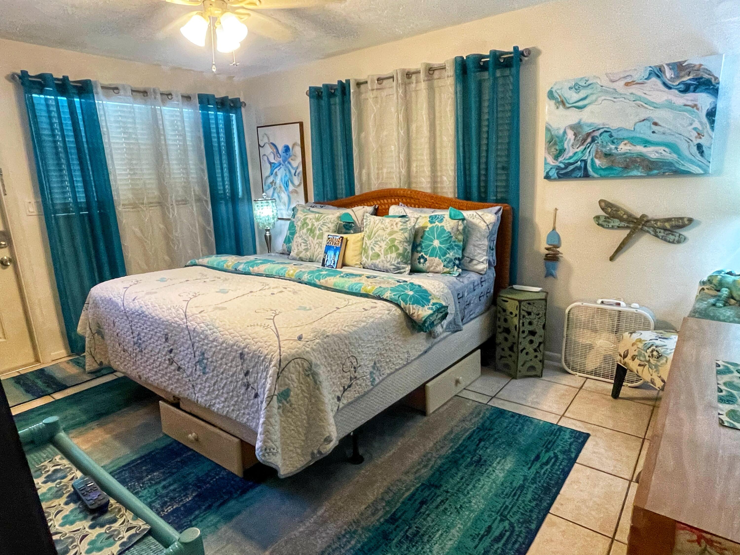 611 8th Street Key Colony Beach, FL 33051 - Photo 34 of 36 Primary Suite