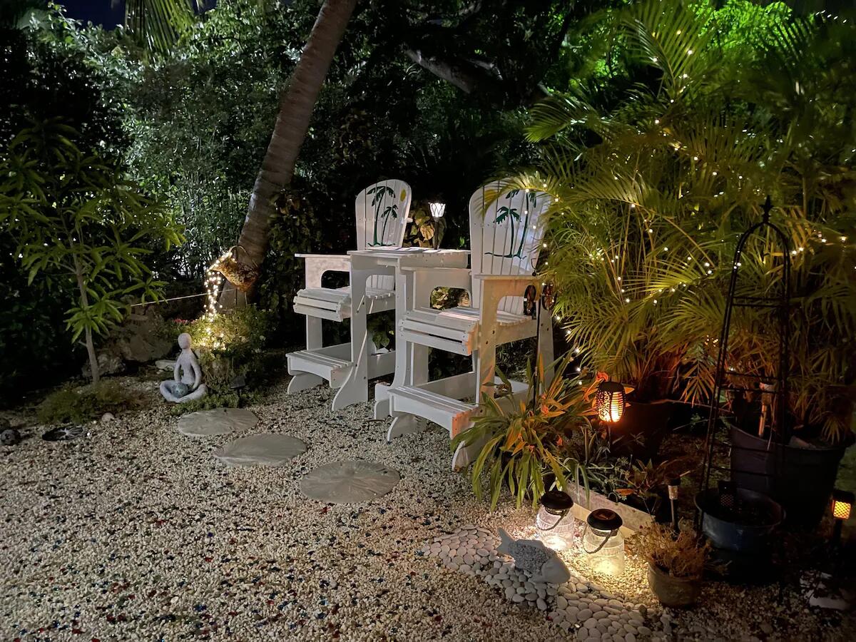 611 8th Street Key Colony Beach, FL 33051 - Photo 8 of 36 Courtyard at Night