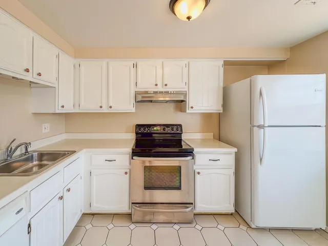 $259,900 | 19561 Mariner Court, Northville, MI 48167