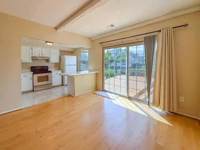 $259,900 | 19561 Mariner Court, Northville, MI 48167