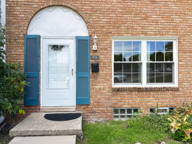 $259,900 | 19561 Mariner Court, Northville, MI 48167