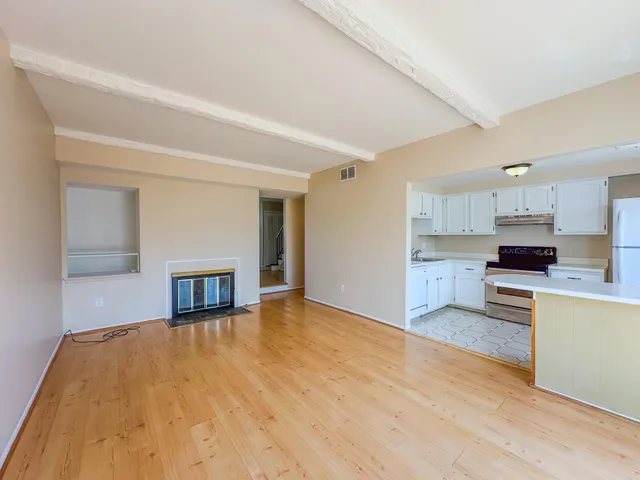 $259,900 | 19561 Mariner Court, Northville, MI 48167