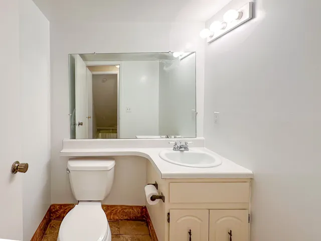 $259,900 | 19561 Mariner Court, Northville, MI 48167