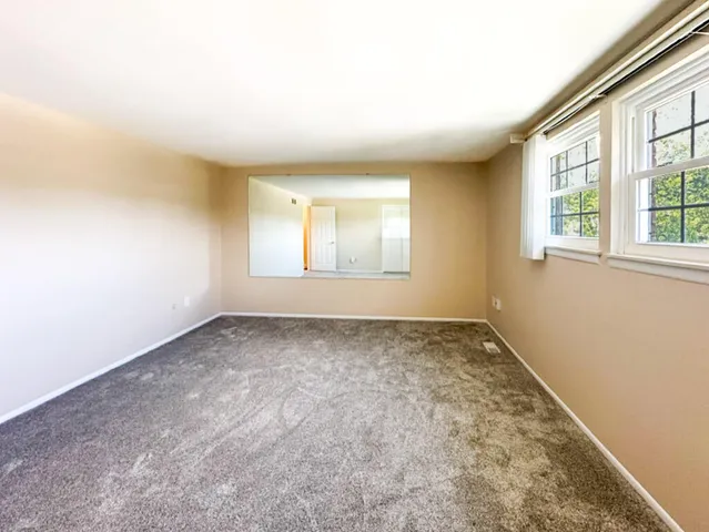 $259,900 | 19561 Mariner Court, Northville, MI 48167