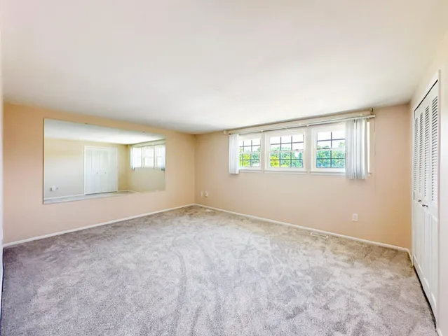 $259,900 | 19561 Mariner Court, Northville, MI 48167