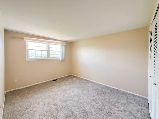 $259,900 | 19561 Mariner Court, Northville, MI 48167