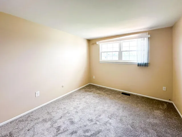 $259,900 | 19561 Mariner Court, Northville, MI 48167