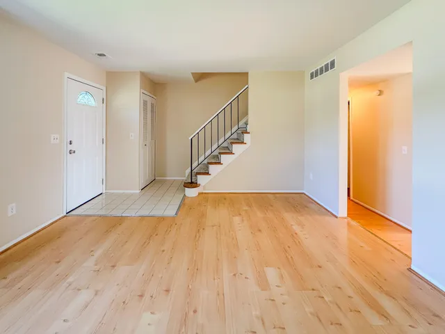 $259,900 | 19561 Mariner Court, Northville, MI 48167