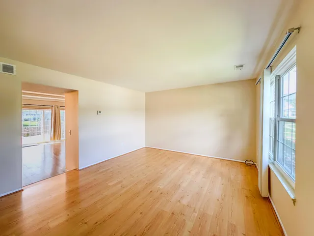 $259,900 | 19561 Mariner Court, Northville, MI 48167