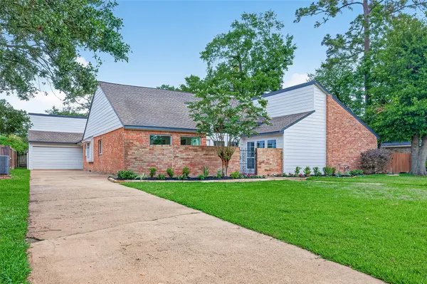 $319,900 | 3606 Highfalls Drive, Houston, TX 77068