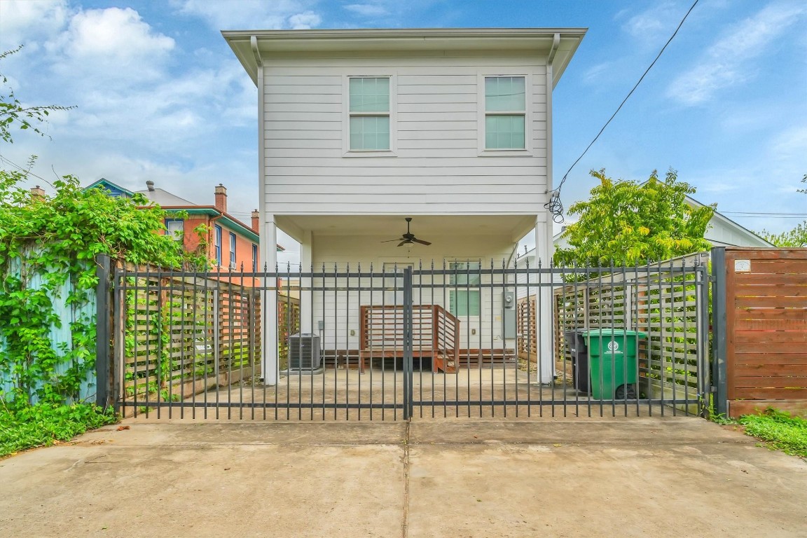 2405 Keene Street Houston, TX 77009 - Photo 41 of 45 a view of a house with a fence