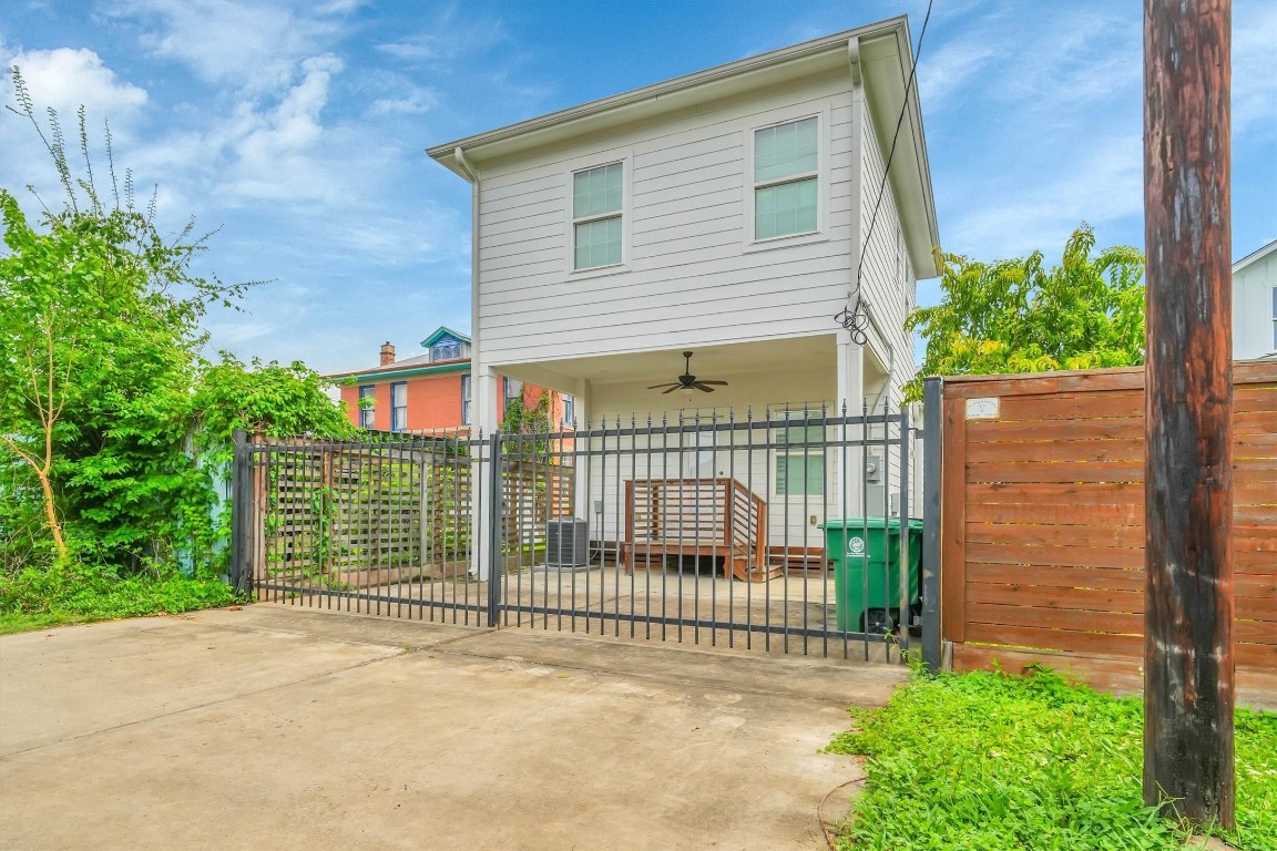 2405 Keene Street Houston, TX 77009 - Photo 42 of 45