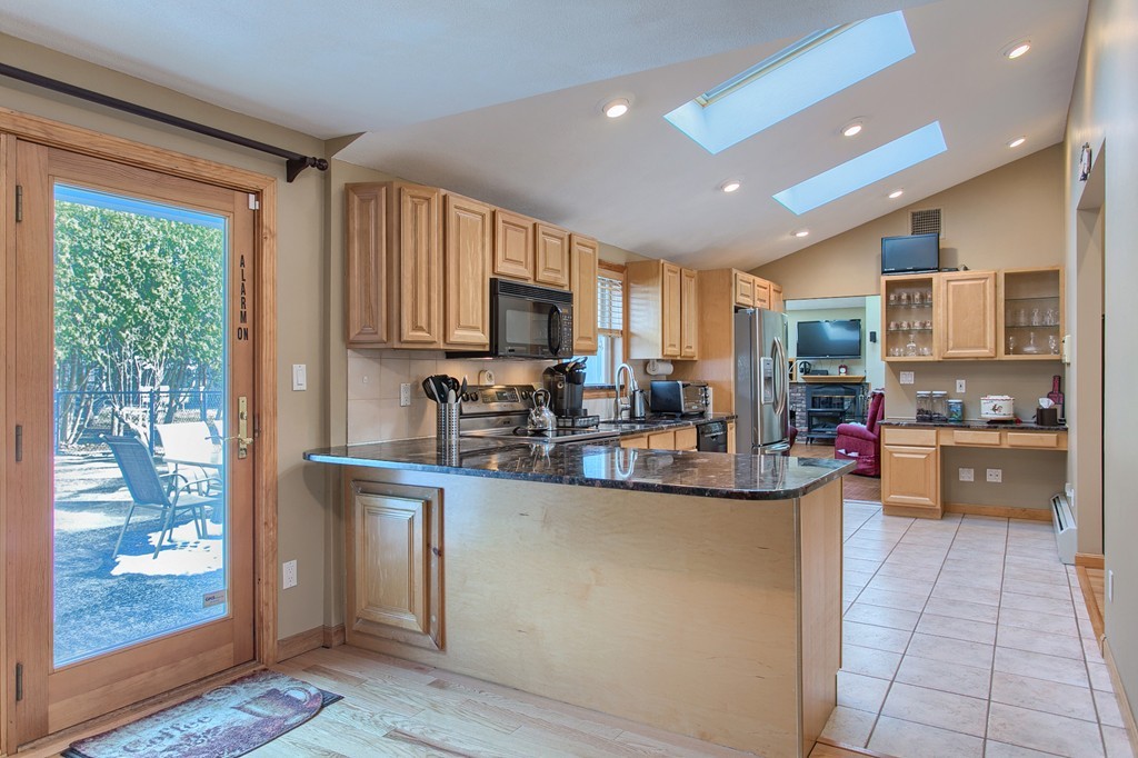 3 Antrim Road Peabody, MA 01960 - Photo 7 of 30 Gallery Image 7