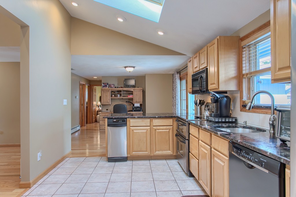 3 Antrim Road Peabody, MA 01960 - Photo 8 of 30 Gallery Image 8