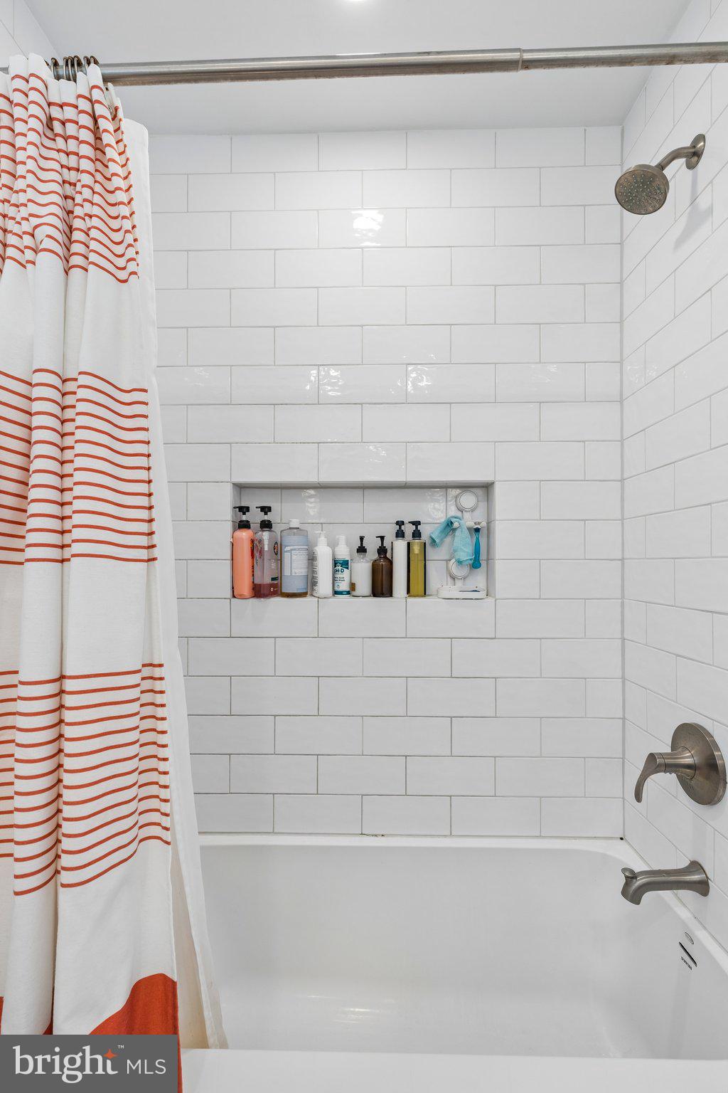 1109 Morris Street Philadelphia, PA 19148 - Photo 28 of 32 Full Bathroom