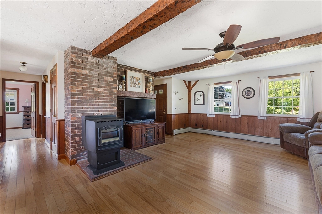 31 Dolan Road Millbury, MA 01527 - Photo 7 of 29