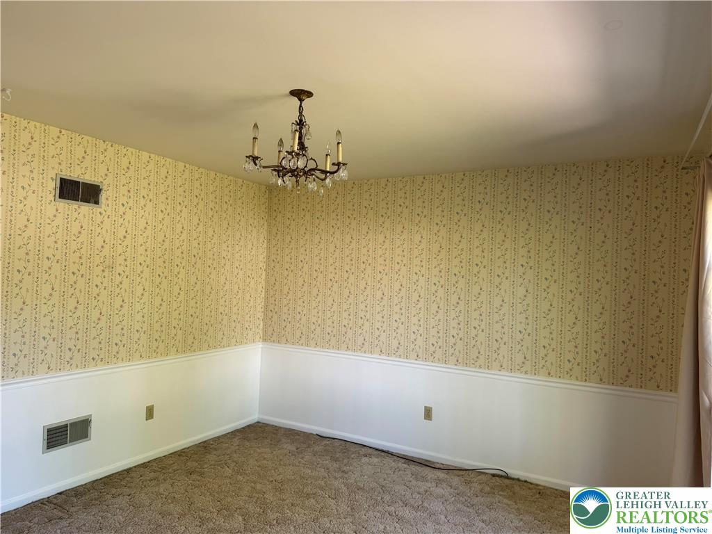 1929 Earls Court Allentown, PA 18103 - Photo 4 of 20