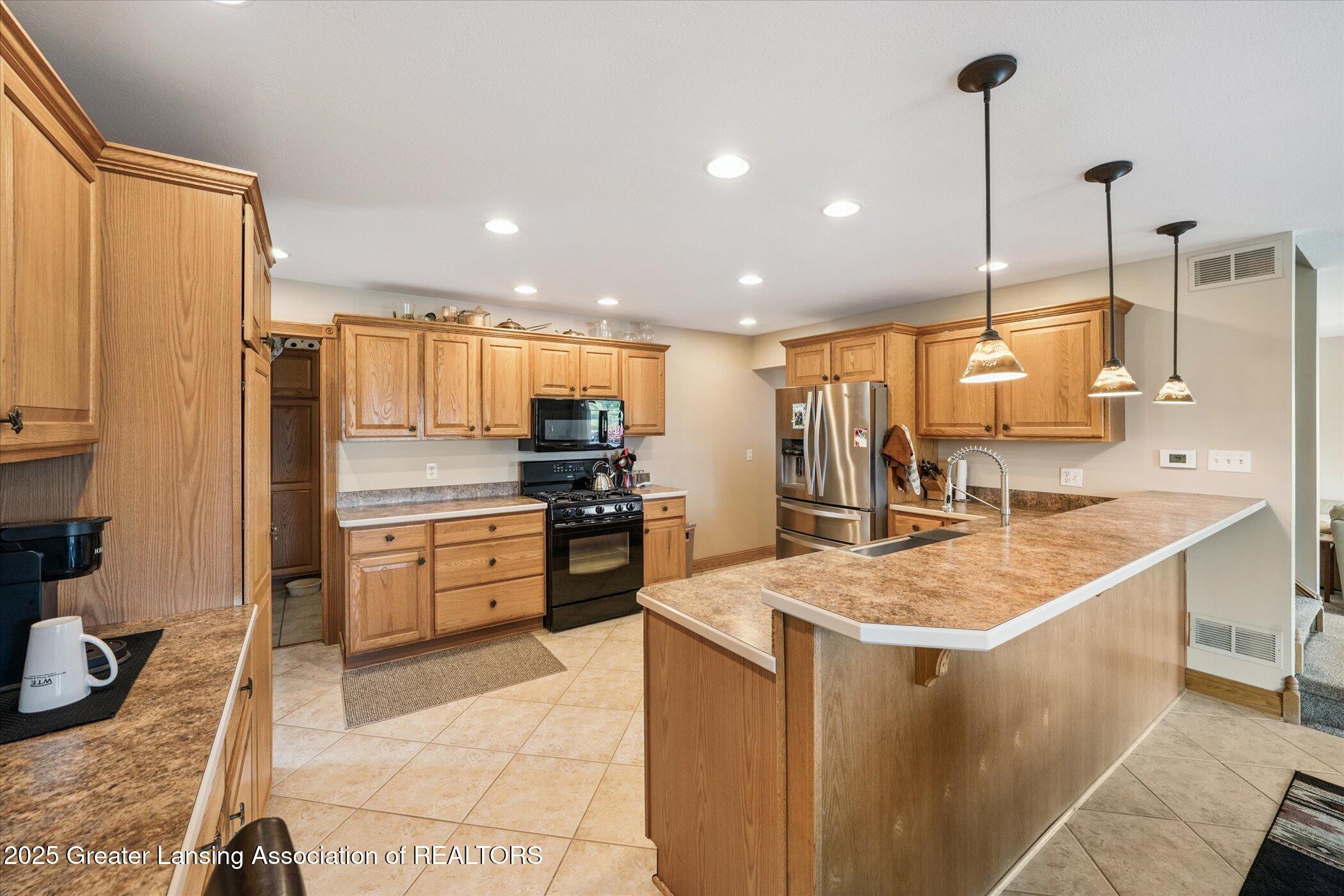 5512 Rays Drive Onsted, MI 49265 - Photo 11 of 42 11-5512-Rays-Dr-Onsted-MI-49265-WindowSt