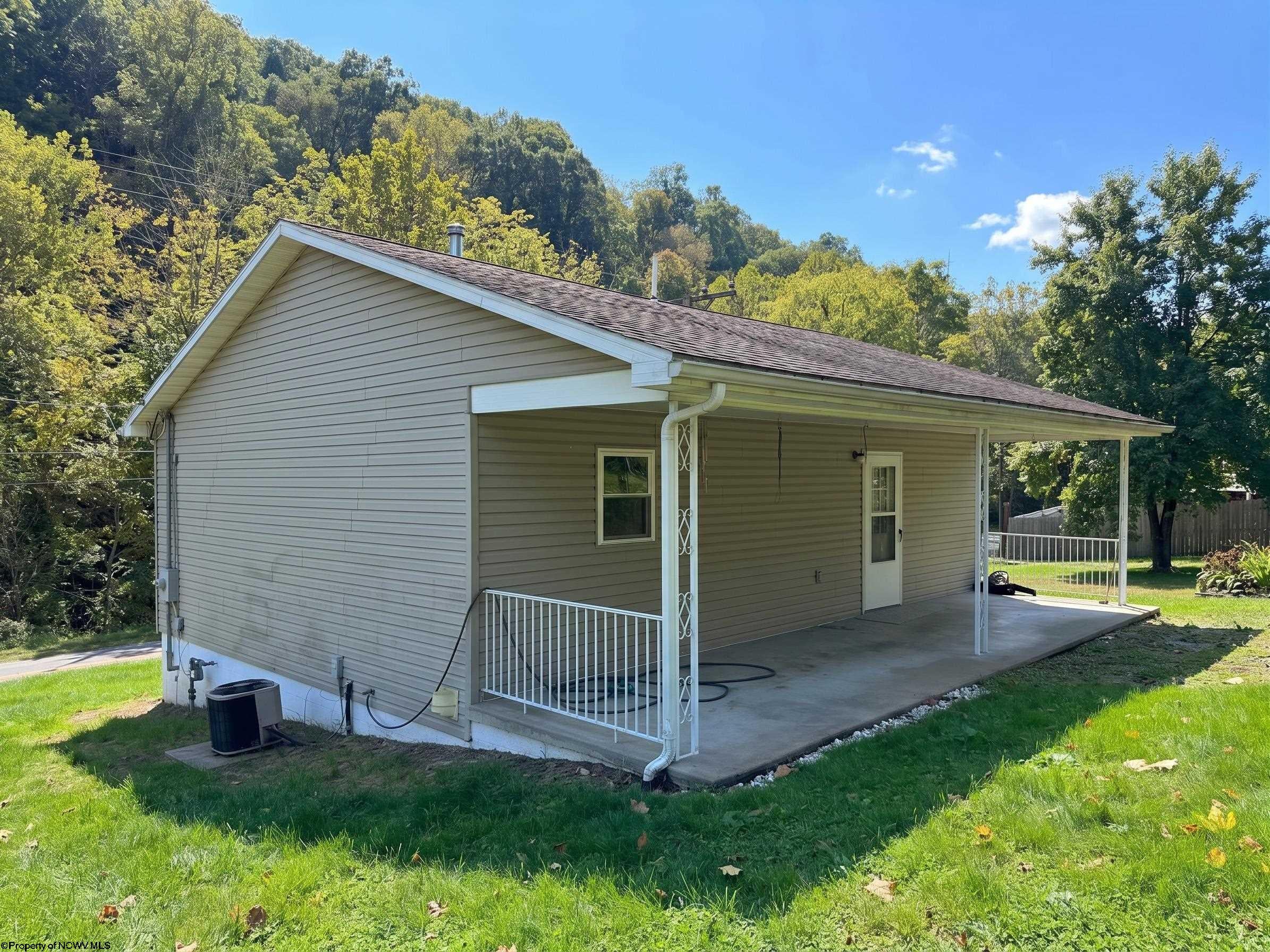708 Buffalo Road Barrackville, WV 26559 - Photo 4 of 18 Gallery Image 4