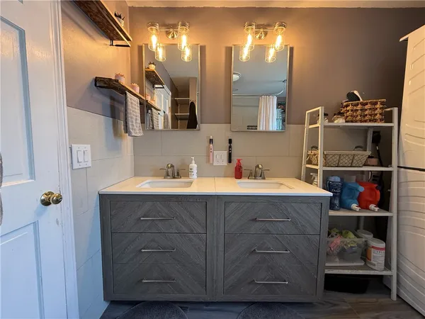 $499,900 | 12 Ln 6, Warwick, RI 02888