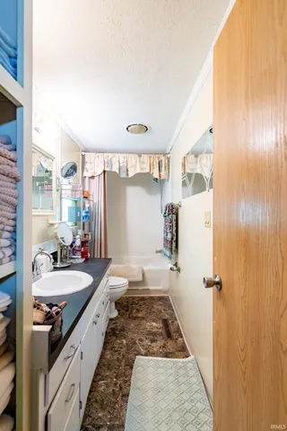 $240,000 | 24840 County Road 6, Elkhart, IN 46514