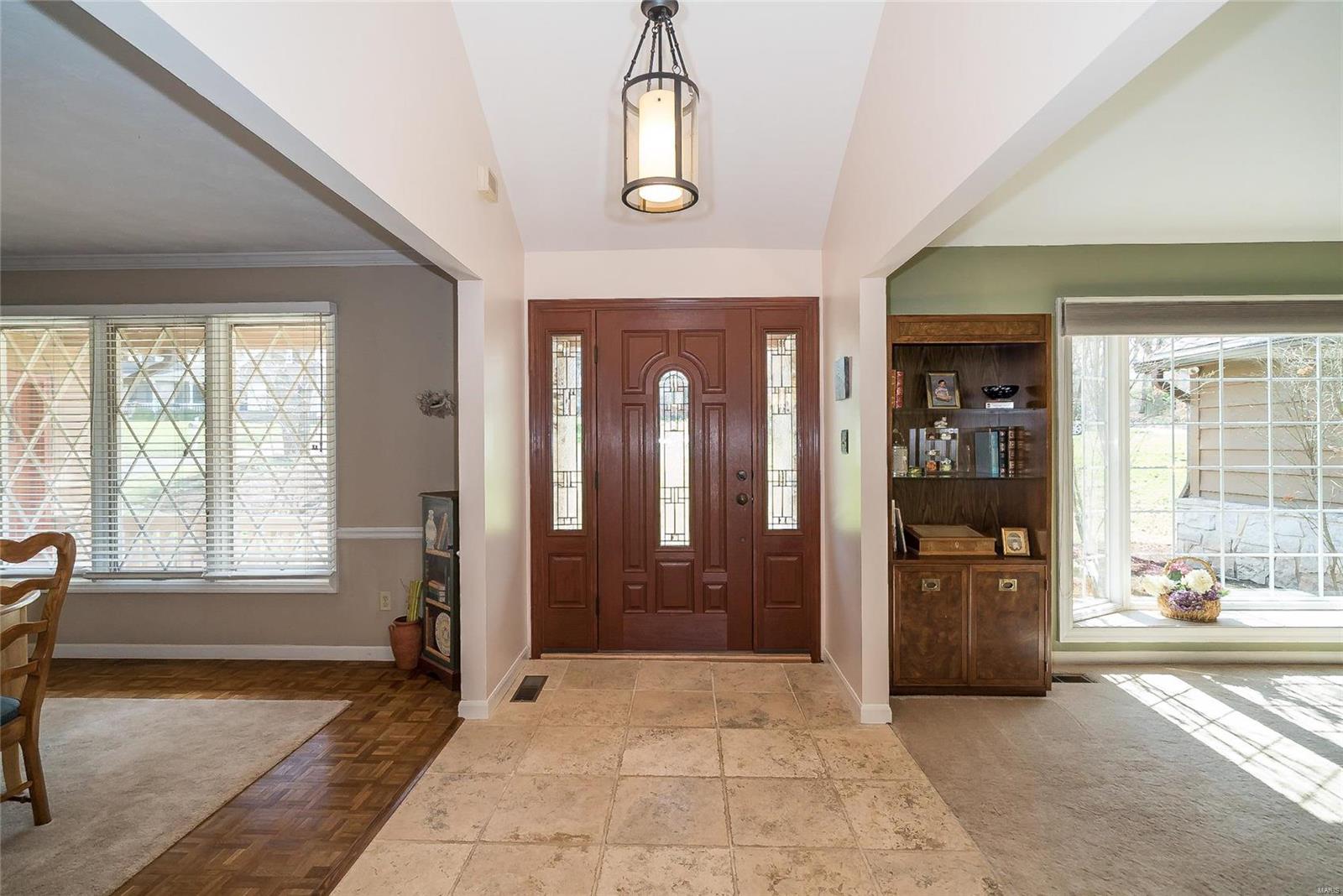 15975 Quiet Oak Road Chesterfield, MO 63017 - Photo 2 of 60 Gallery Image 2