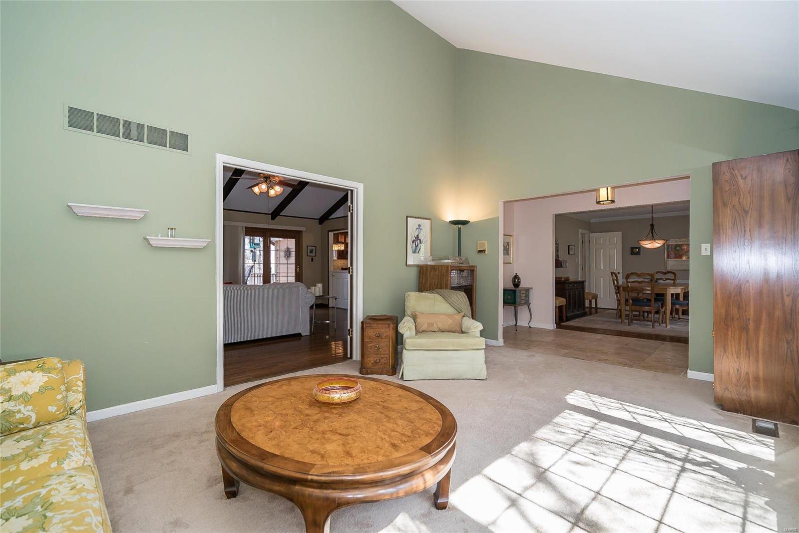 15975 Quiet Oak Road Chesterfield, MO 63017 - Photo 11 of 60 Gallery Image 11