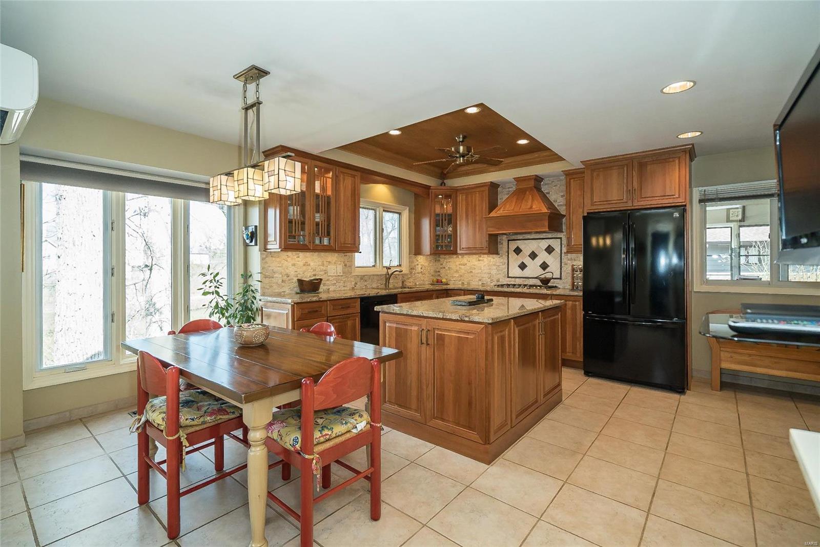 15975 Quiet Oak Road Chesterfield, MO 63017 - Photo 18 of 60 Gallery Image 18