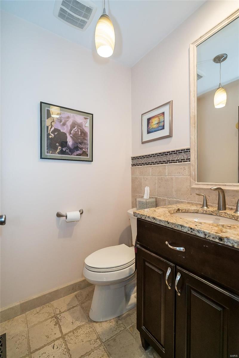 15975 Quiet Oak Road Chesterfield, MO 63017 - Photo 26 of 60 Gallery Image 26