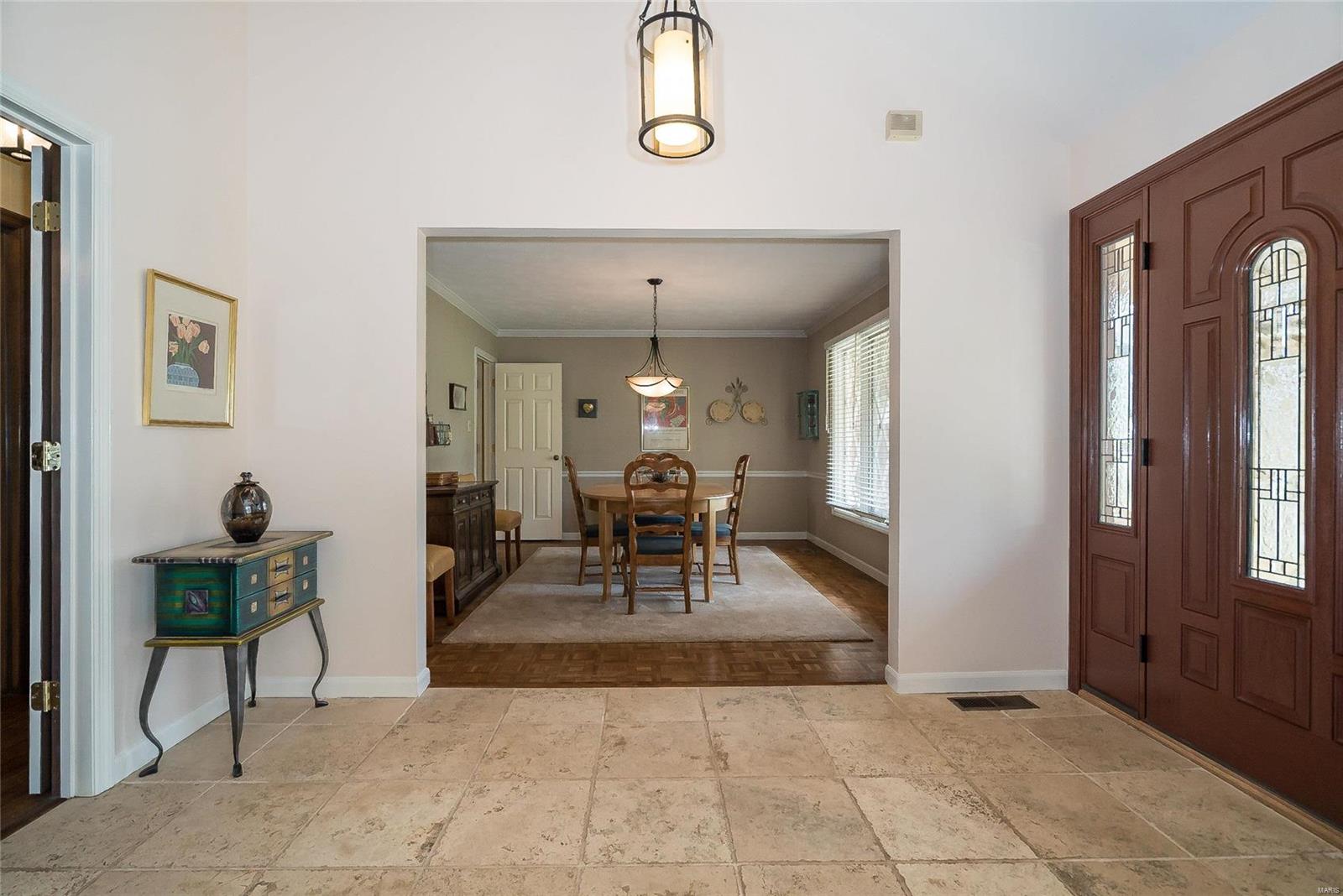 15975 Quiet Oak Road Chesterfield, MO 63017 - Photo 4 of 60 Gallery Image 4