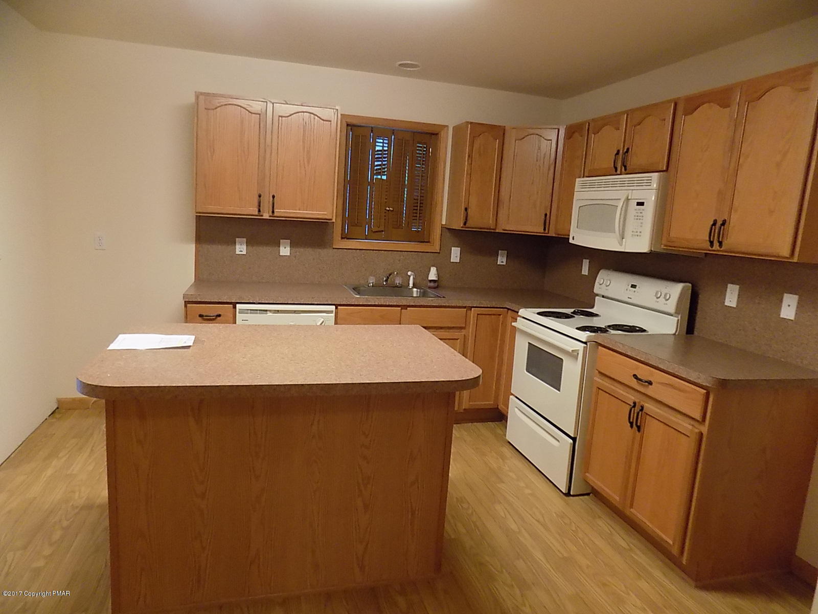 6003 Decker Road Bushkill, PA 18324 - Photo 7 of 15 2017-08-28 01.40.47