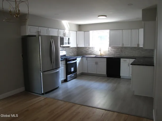 $2,950 | 10 Flicker Drive, Colonie, NY 12110