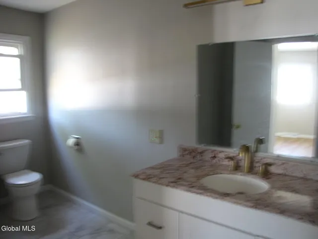 $2,950 | 10 Flicker Drive, Colonie, NY 12110