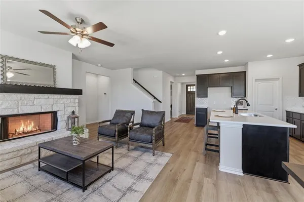 $424,900 | 1237 Sabine River Lane, Springtown, TX 76082