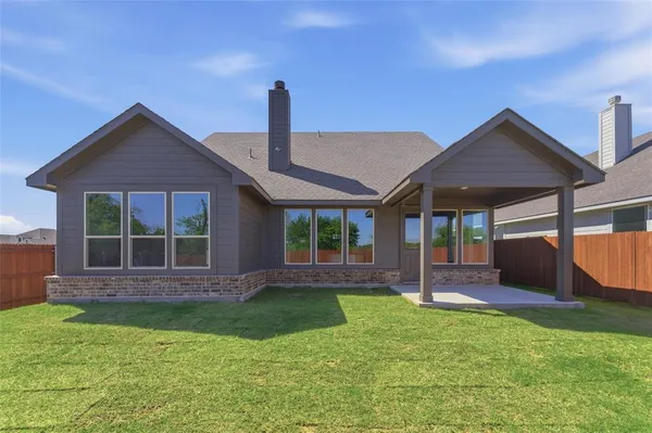 $424,900 | 1237 Sabine River Lane, Springtown, TX 76082