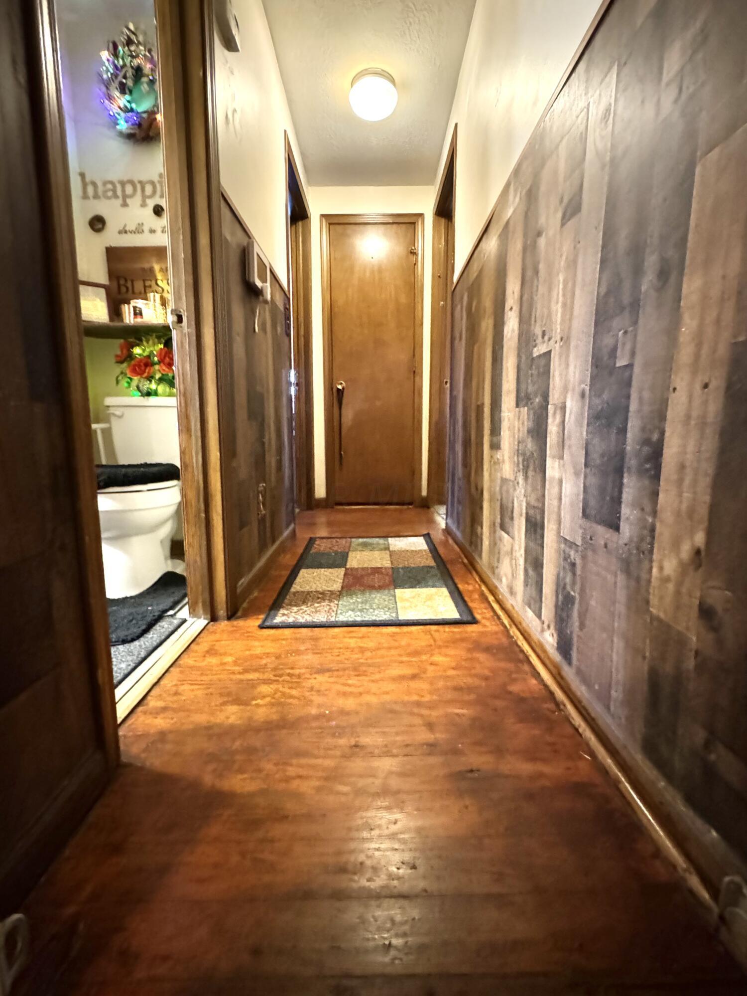 195 Gladys Road Columbus, OH 43228 - Photo 11 of 24 Hallway