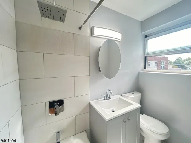 $1,749 | 320 Claremont Avenue, Unit 6, Montclair, NJ 07042