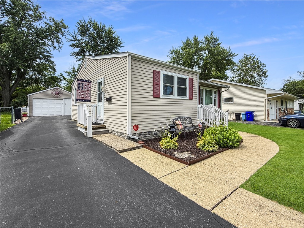 1723 West Olive Street Decatur, IL 62526 - Photo 2 of 26